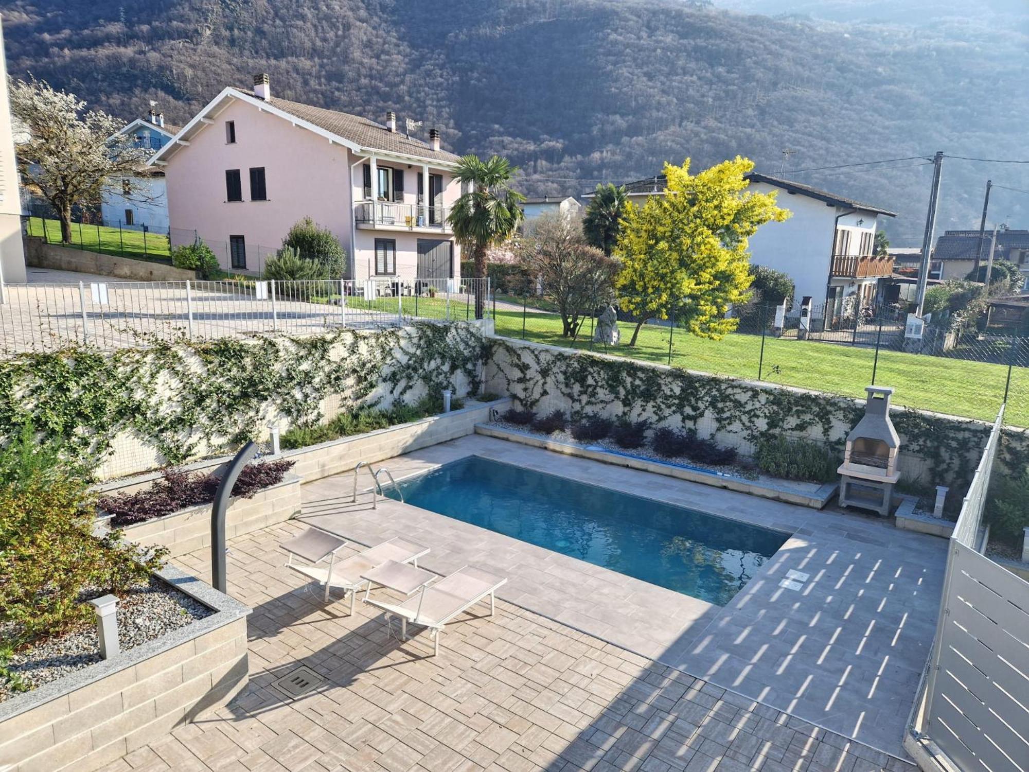 Villa Claudia With Private Pool Colico Eksteriør bilde