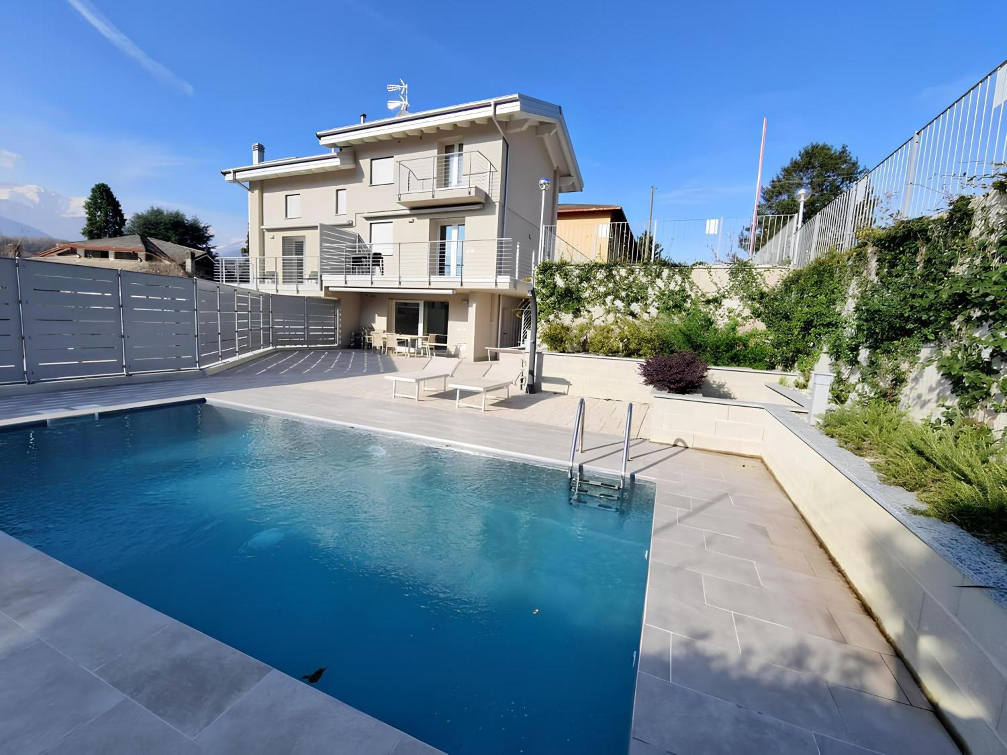 Villa Claudia With Private Pool Colico Eksteriør bilde