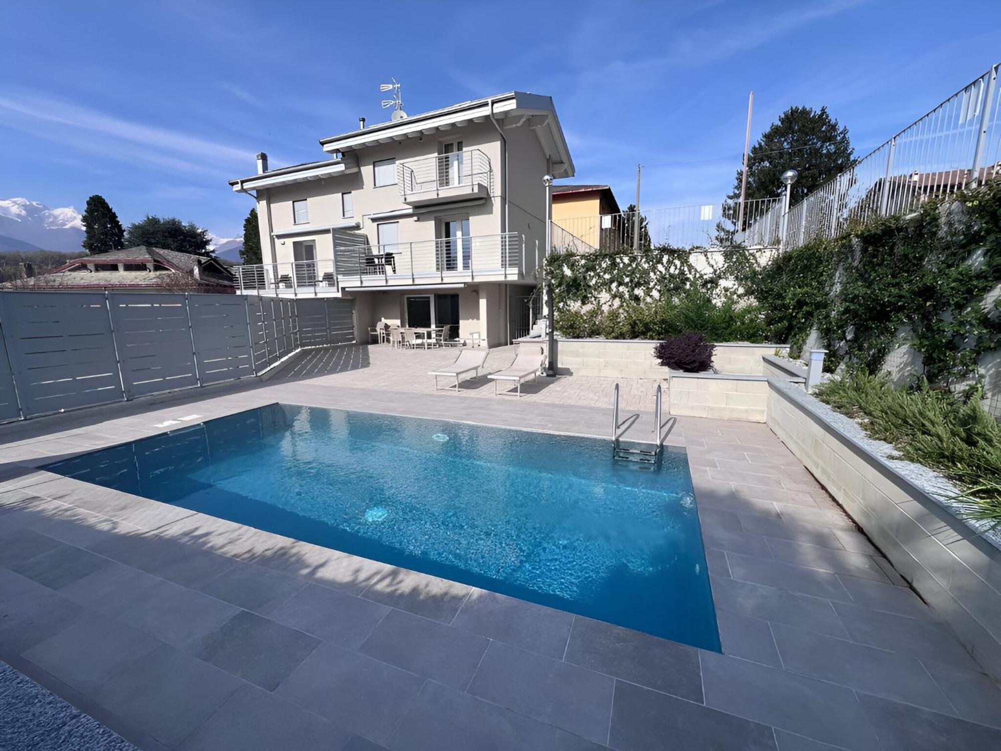 Villa Claudia With Private Pool Colico Eksteriør bilde